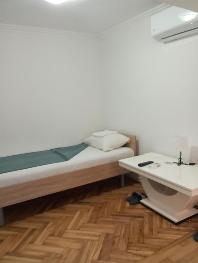Airport Md Rooms 2 Belgrad Exterior foto